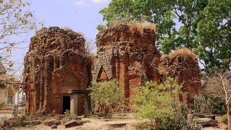 attraction-Prasat Sneung 1.jpg